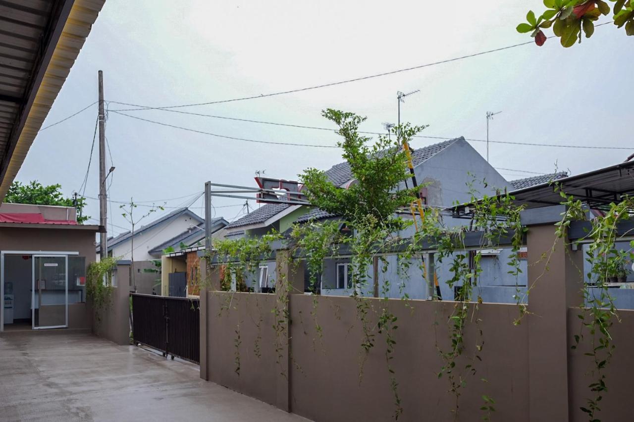 Reddoorz Syariah Near Exit Tol Pemalang Comal 2酒店 外观 照片