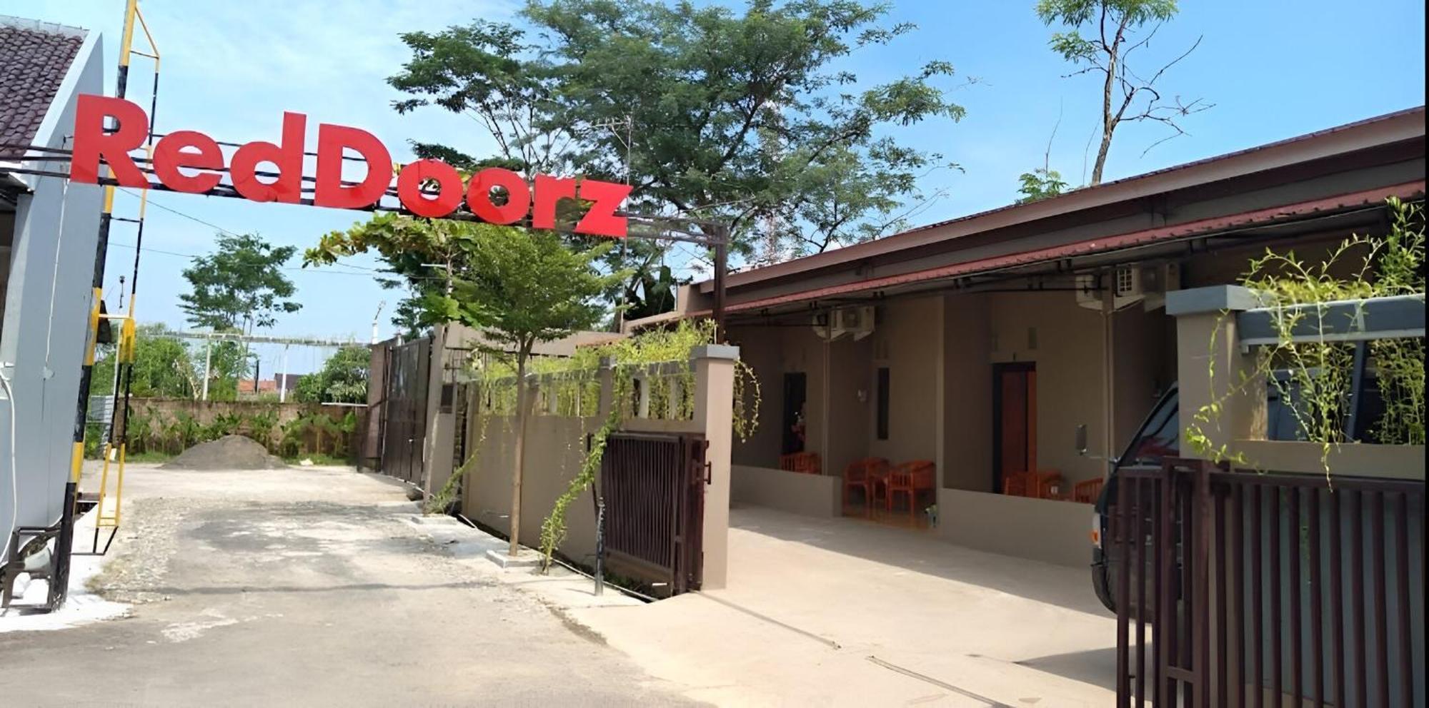 Reddoorz Syariah Near Exit Tol Pemalang Comal 2酒店 外观 照片